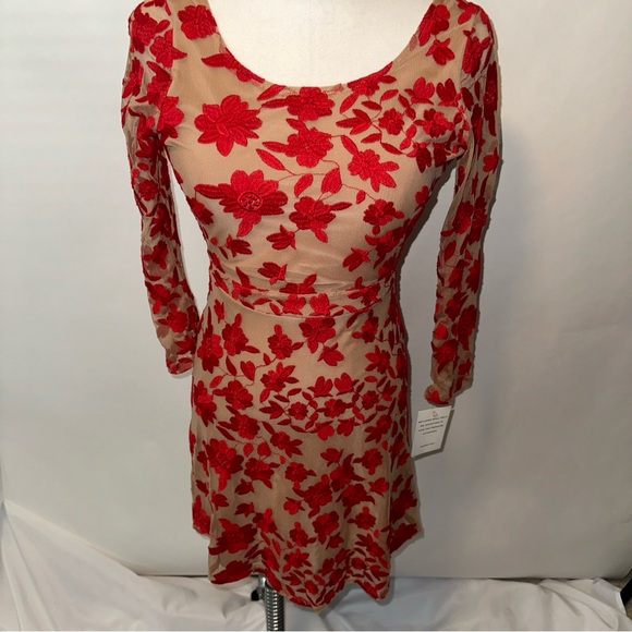 For the Love & Lemons Stretchy Beige Dress with Red Stretchy Lace Small NWT - Picture 1 of 6
